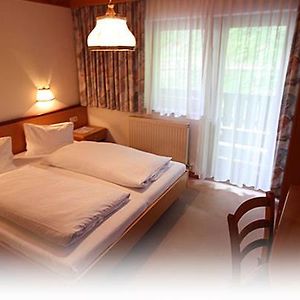 Budget Zimmer mit Kingsize-Bett
